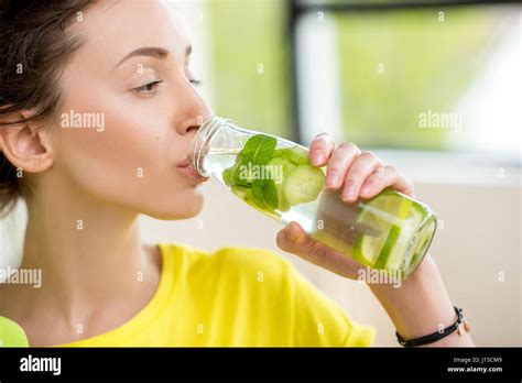 Sports Woman Drinking Water Stock Photo Alamy