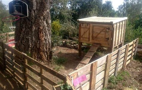 As soon as we knew we were getting them, i headed to pinterest and started pinning chicken coop ideas. 130+ Inspired Wood Pallet Projects and Ideas - Page 11 of ...
