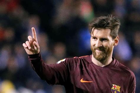 Celebrity net worth estimates that lionel messi's net worth is an astonishing $400 million. Lionel Messi Height, Bio, Net worth, Age, Family, Wife, Facts - Super Stars Bio