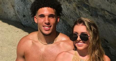 Lonzo Balls Girlfriend Announces Pregnancy