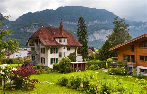 Borrowed from italian svizzera, ultimately from middle high german swīz (schwyz, a canton of switzerland), from old high german suittes. قرى سويسرا .. اكتشف جنات زمردية ساحرة على الأراضي ...