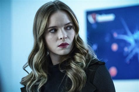 Is Danielle Panabaker Leaving The Flash Is Caitlin In Season