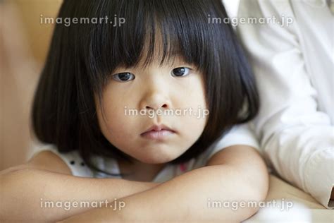 日本人の女の子の写真素材 [153186213] イメージマート