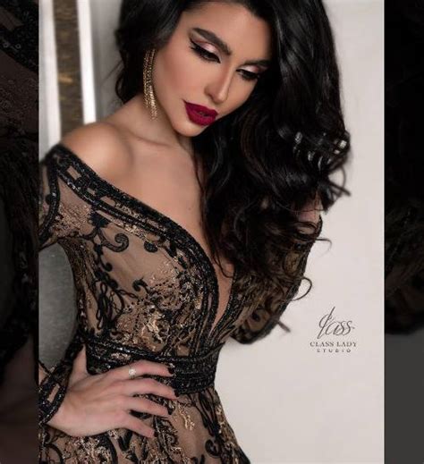تجميل الانف و تجميل الصدر و زراعة الشعر و تجميل الوجه و تجديد شباب البشرة بالليزر وغيرها. موديلات فساتين مطرزة ومزخرفة بأسلوب ليلى إسكندر | مجلة الجميلة