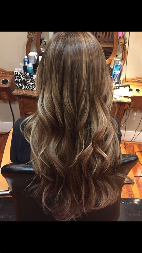 Caramel highlights can add the perfect balance of warmth and dimension to your hairstyle! Autumn Hair Hues for the Blondes;autumn hair makeover