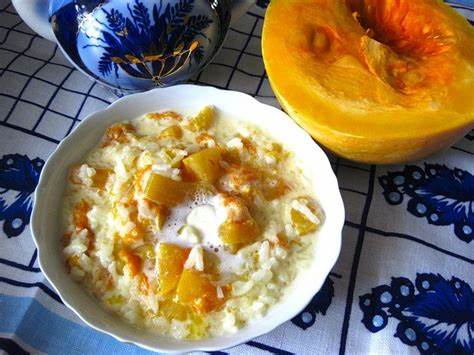 Каша рисовая молочная диета Молочная рисовая каша с кусочками тыквы. Очень вкусно и полезно Молочная рисовая каша с кусочками тыквы. Очень вкусно и полезно Каша рисовая молочная диета