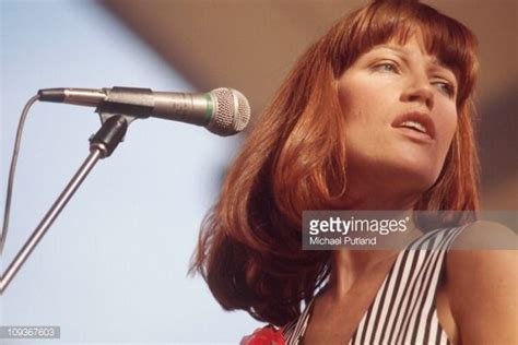 Kiki Dee Performs On Stage New York 1977 My Heart Is Breaking Performance New York