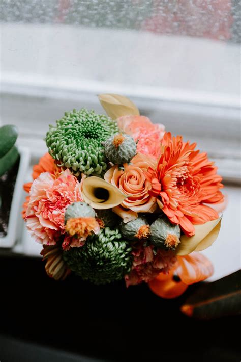 What Flowers Should You Include In Your Bespoke Flower Arrangements To