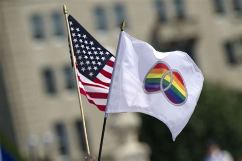 South Carolina Begins Issuing Gay Marriage Licenses