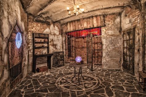 When making the escape room at home or at another location there are a number of things you should think about beforehand. Escape Rooms Continue To Rise In Popularity