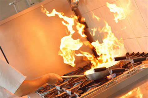 Unfall Beim Kochen 31 Jähriger Mit Schweren Verbrennungen In