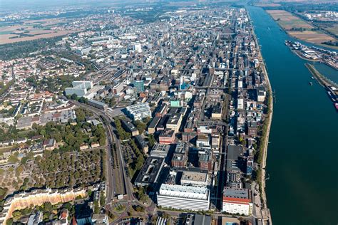 Rhein, amtsgericht ludwigshafen a.rhein hrb 6000: BASF meldet Netzwerkstörung in Ludwigshafen