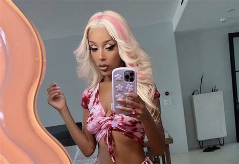 Doja Cat Goes Viral In Pink Thong And Fuzzy Boots Thirst Traps Photos