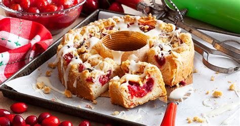 Sweet, delicious coffee cake recipes, with a rich crumble topping, taste great as a morning treat or an afternoon snack. Wisconsin Christmas Coffee Cake - O&H Danish Bakery of ...