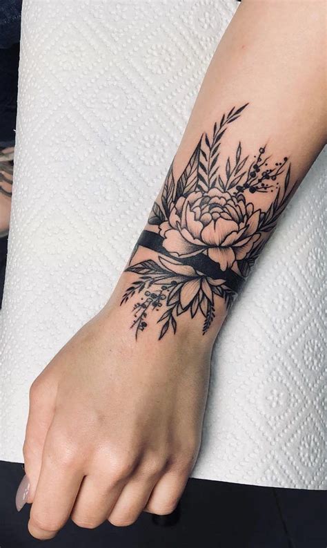 Pin By Zoriana Bailey On Tattoos In 2020 Cool Wrist Tattoos Wrist