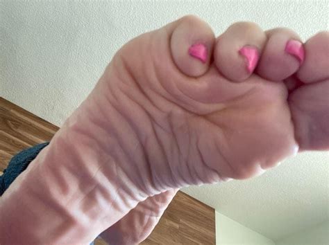 Perfect Wrinkles Soft Soles Lovley Feet She Is The Amazing Sraruda Piedi