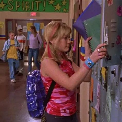 Reasons Why Lizzie Mcguire Is A Style Icon Making It In Manhattan