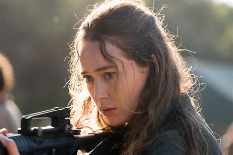 Fear The Walking Dead Alycia Debnam Carey On Alicias Big Power Play