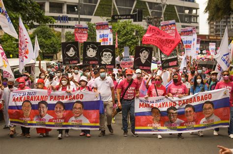 Leni Kiko Supporters Show Force At Ayala Rally Laptrinhx News