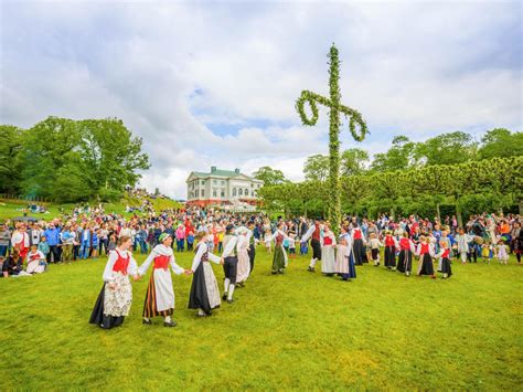 how to celebrate midsummer in the nordics