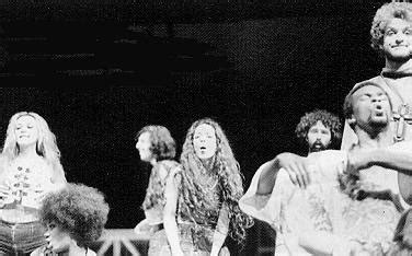 Best musical play and best director of a musical play. TEATRO MUSICAL NO BRASIL: Hair - 1969