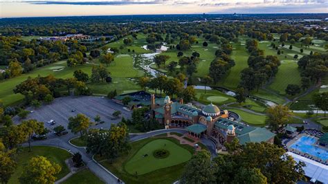 Owns 16,104,200 common shares of. Medinah Medinah, Illinois - OCM Golf