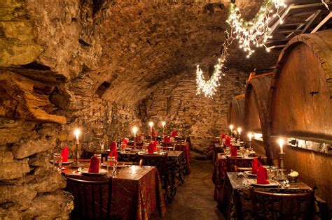 Eight Of The Most Historic And Bizarre Restaurants In America Insidehook