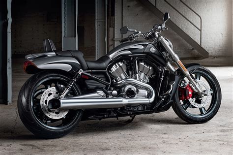 Only 11 000 km run, forward controls, remuß exhaust system, ident side. 2016 Harley-Davidson V-Rod Muscle® Motorcycles Milwaukee ...