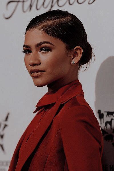 Zendaya Pictures Images Wallpaper Lock Screen Euphoria Celebrities