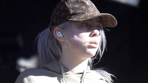 Vejetaryen olarak yetiştirilen şarkıcı, sosyal medyada düzenli olarak veganlığı. Billie Eilish: "Ich möchte, dass die Welt niemals alles ...