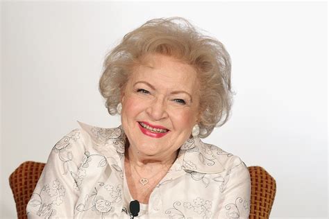 Betty White Sat In For Kelly Ripa On Live With Regis And Kelly Video