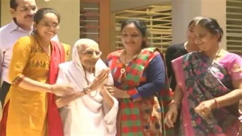 Pm Modis 95 Year Old Mother Celebrates Sons Massive Win In Lok Sabha