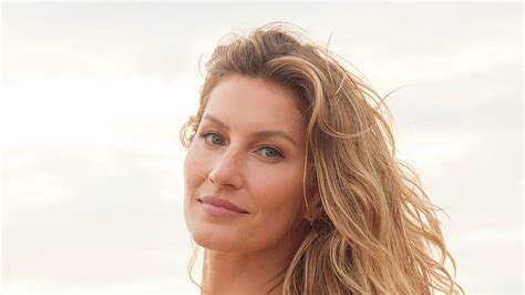 Gisele Bundchen Shows Off Incredible Body In Figure Hugging Outfit As Fans Label Her Amazingly