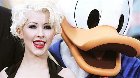 Christina Aguilera Penyanyi Cantik Donald Duck Dan Cristina Aguilera