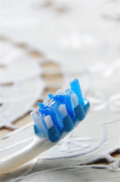 7 Refreshing Uses For Toothpaste Uses For Toothpaste Household Hacks