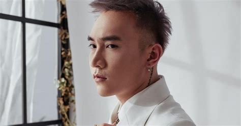 Trinh Dinh Quang Tries Ancient Style In New Vpop Song Buon Lam Em Oi