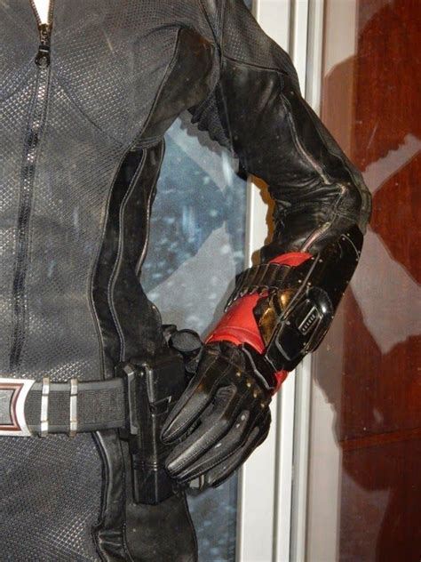 Black Widow Sting Gauntlet Avengers Age Of Ultron Diverses Pinterest