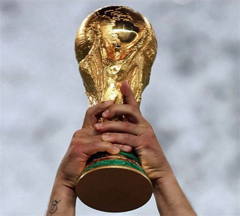 Fifa World Cup Trophy Is Made Of 108 Pounds 18 Karat Gold Worth