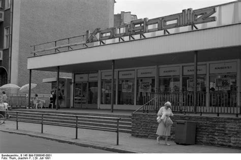 Wohnung in berlin karlshorst ab 330 €, erstbezug nach sanierung 3 zimmer wohnung zur miete in karlshorst lichtenberg, berlin. File:Bundesarchiv B 145 Bild-F088845-0001, Berlin ...