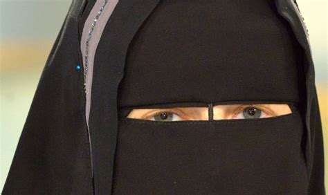 Bild Zu Sender Verteidigt Auftritt Von Muslimin Mit Niqab Bei Anne Will Bild 1 Von 1 Faz