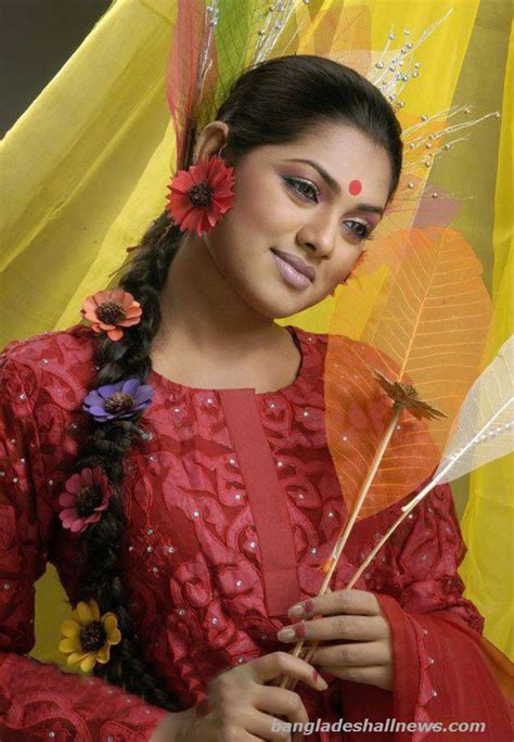 Nusrat Imroz Tisha Bangladeshi Actress Muslim Beauty South Indian