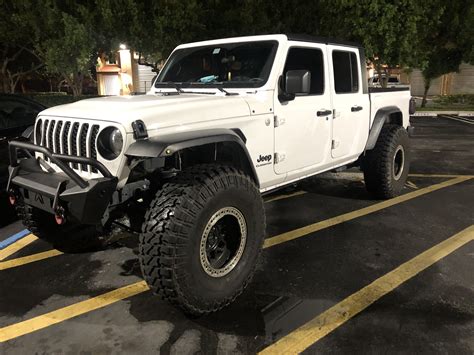 Jeep Gladiator Color Match Fenders