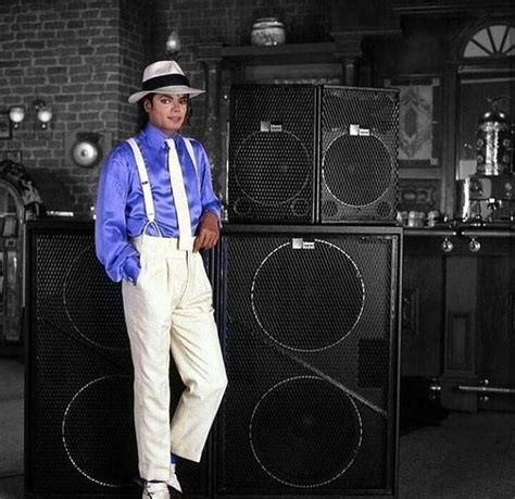 Pin By Evelyn Bolton On Michael Jackson Michael Jackson Smooth Criminal Michael Jackson