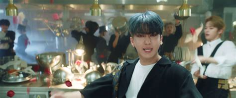 Текст stray kids — god's menu. Stray Kids - God's Menu who's who - K-Pop Database ...