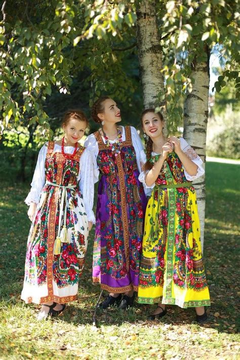Russian Traditional Slavic Dress Sarafan From Pavlovo Posad Etsy Russian Traditional Dress