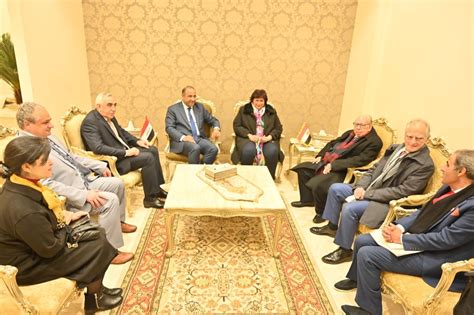 وزير الثقافة العراقي يلتقي وزيرة الثقافة المصرية ويتفقان على مشاريع للتبادل الثقافي والفكري بين