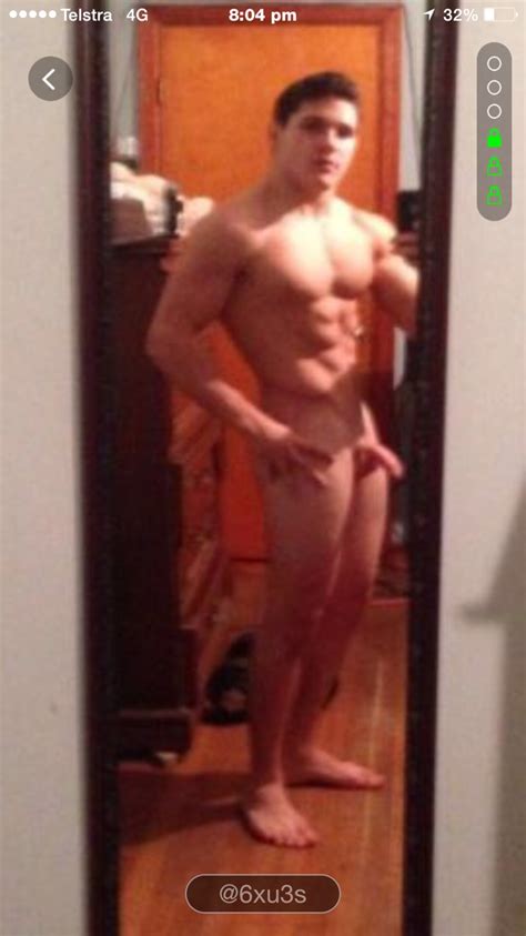 Hunk Davidjock Shows Off Naked Body Mrgays
