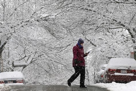 Northeast Snowstorm Creeps Up Coast Slams New England Nbc News