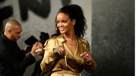 Rihanna Drops A New Fenty Beauty Lip Color Live In Dubai