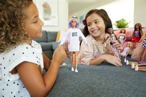 Barbie Jugar Con Muñecas Permite Desarrollar Empatía Y Habilidades
